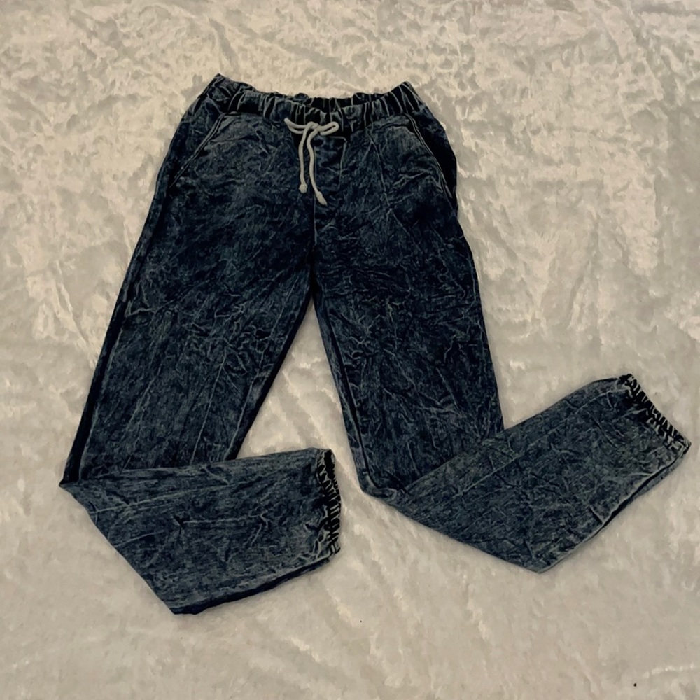 womens stone washed blue jeans with spandex top